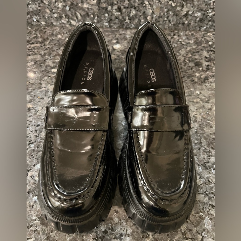 ASOS  EXTRA CHUNKY LOAFERS Sz 6.5 / 7
PATENT LEATHER